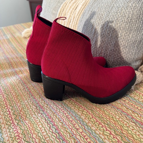 NWOT Charleston Shoe Company Cypress Boot Cherry -Herringbone color Size 10 - Picture 3 of 8